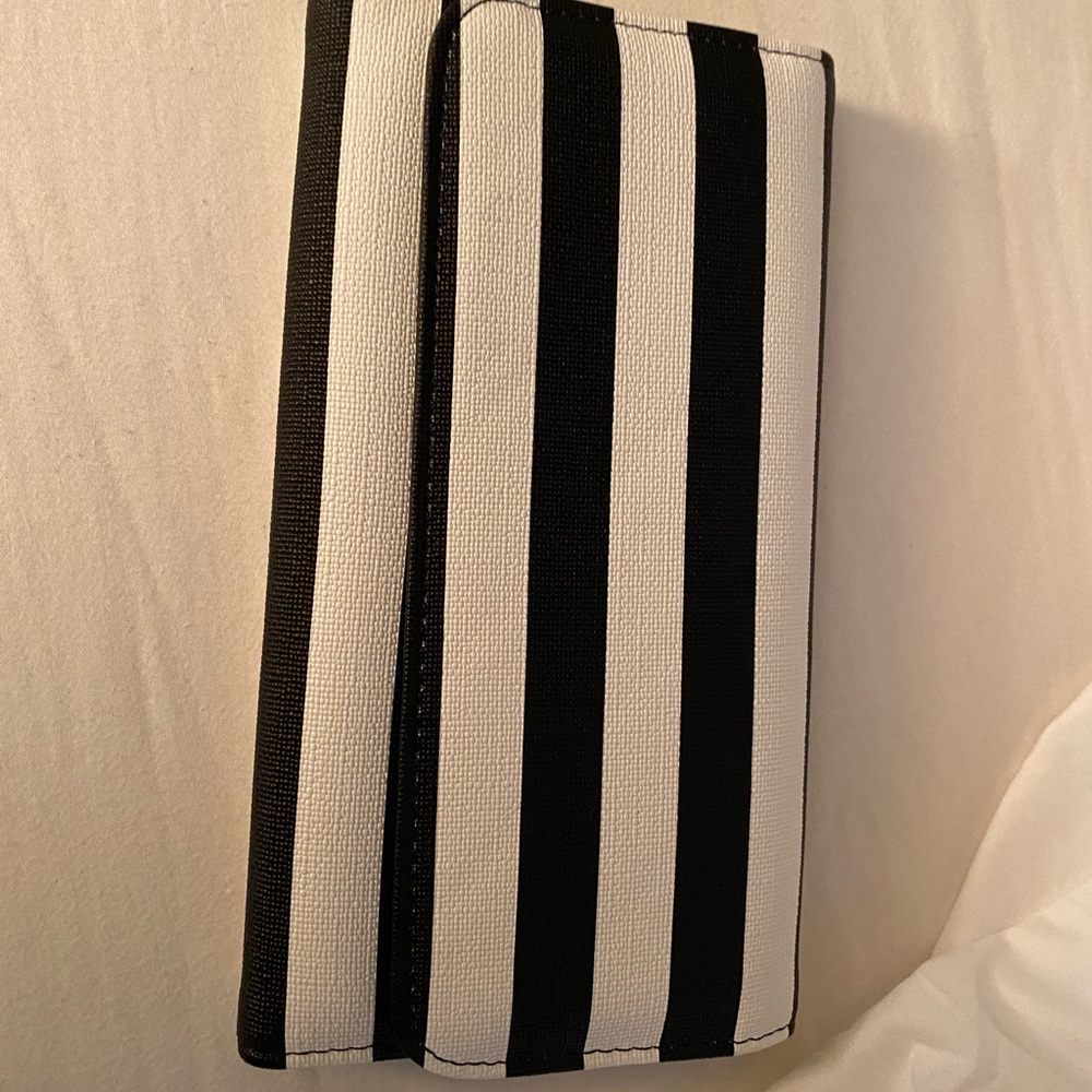 Kut from the Kloth brand new wallet